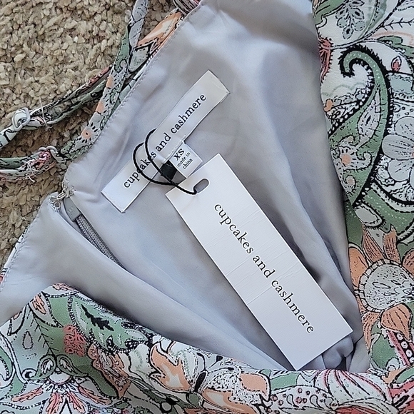 Cupcake and Cashmere Paisley Cropped Romper NWT - Picture 8 of 12